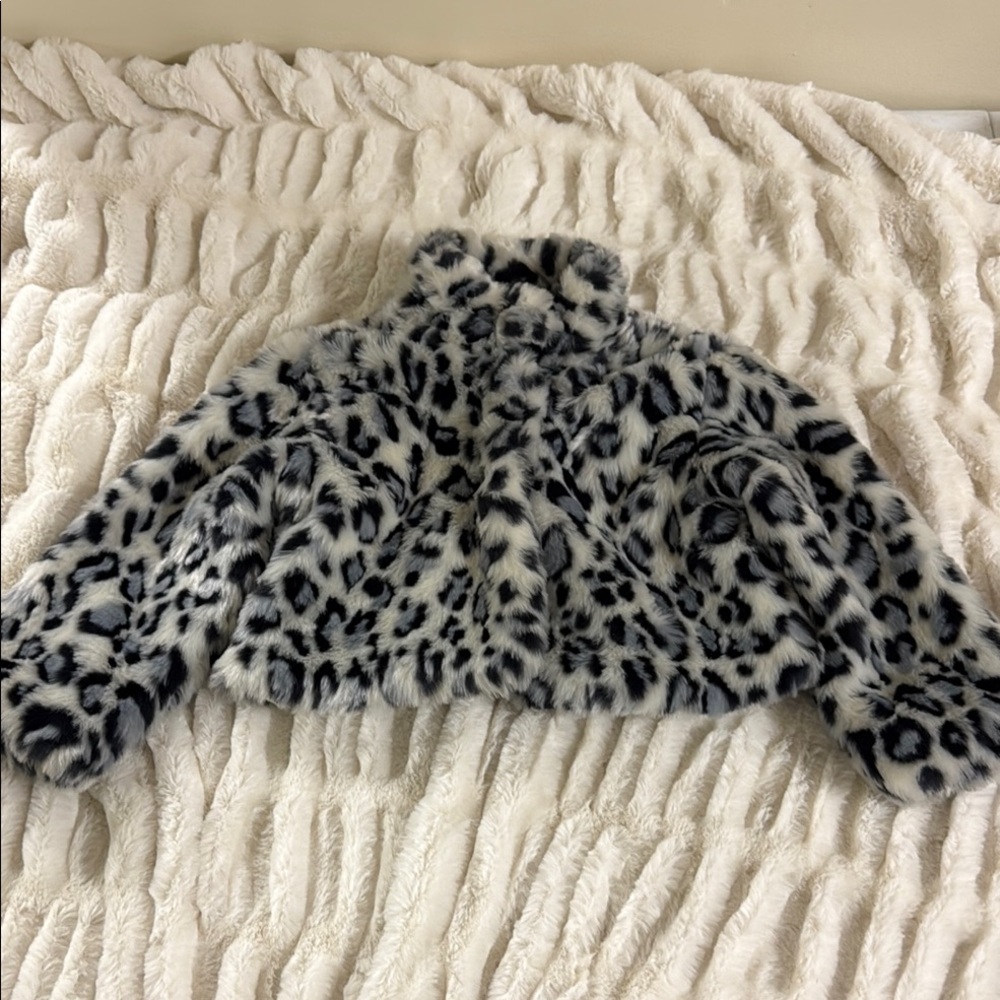 Hartstrings Girls Leopard Print Faux Fur Cropped Jacket - Black & White